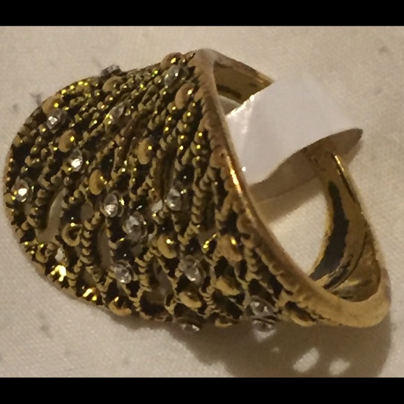 Finger Ring - Picture 2 of 4